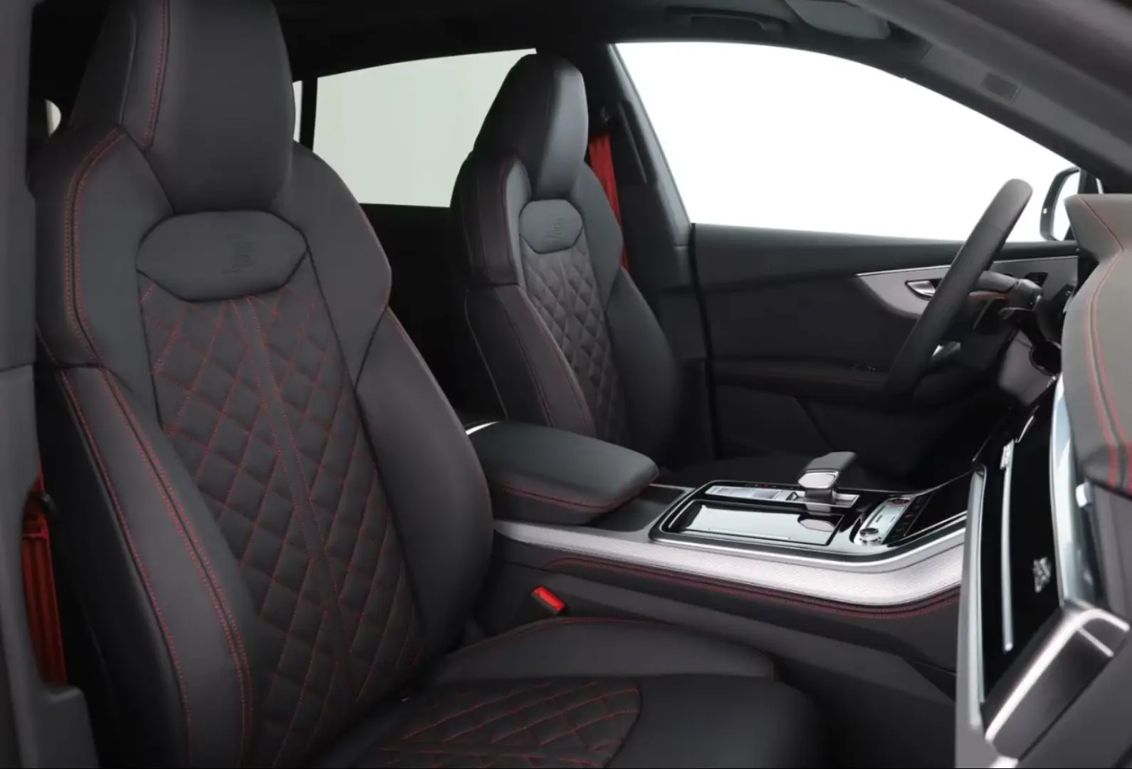 Audi SQ8 TFSI quattro