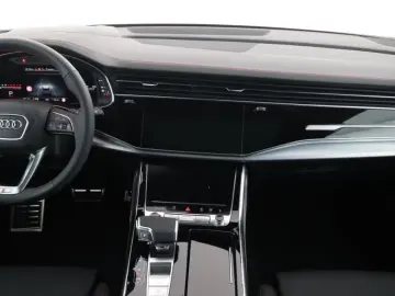 Audi SQ8 TFSI quattro