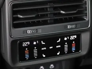 Audi SQ8 TFSI quattro