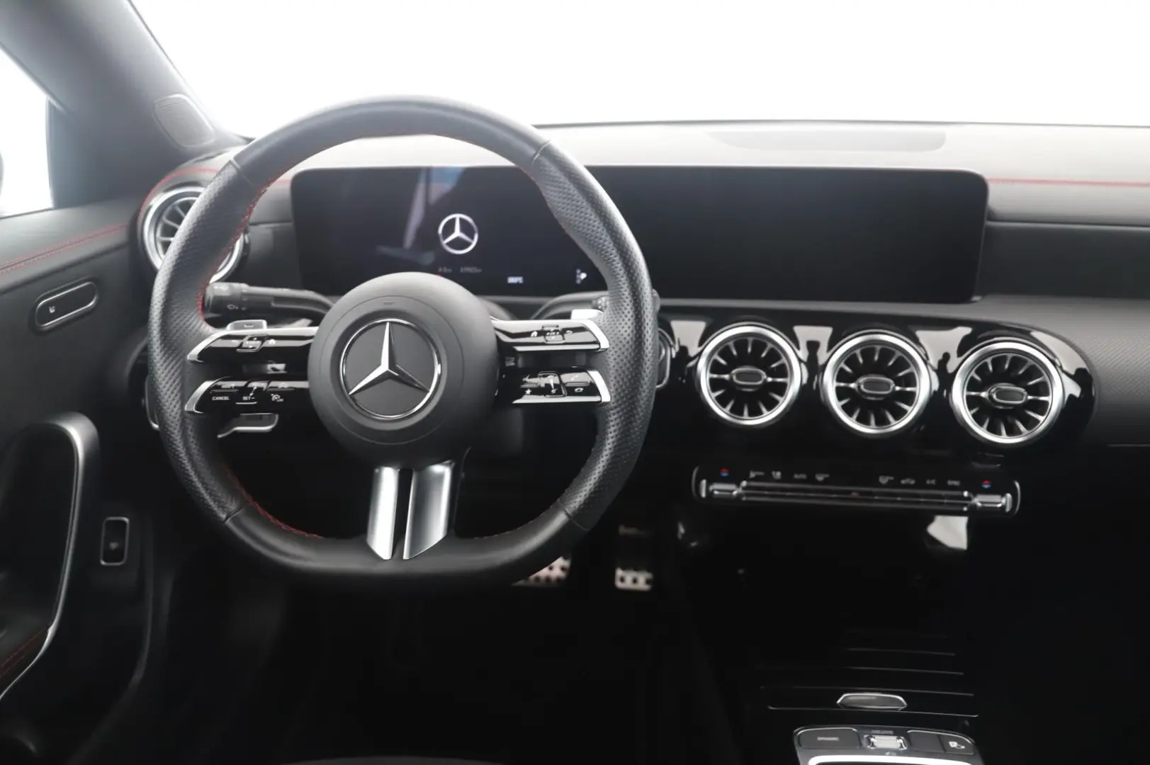 CLA 220 4M Coupé AMG Line Prem Night+LED+Winterp
