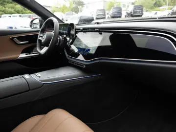 E 200 AMG-Sport/Super/Pano/Sitzklima/Burm/20''