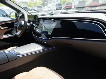 E 200 AMG-Sport/Super/Pano/Sitzklima/Burm/20'