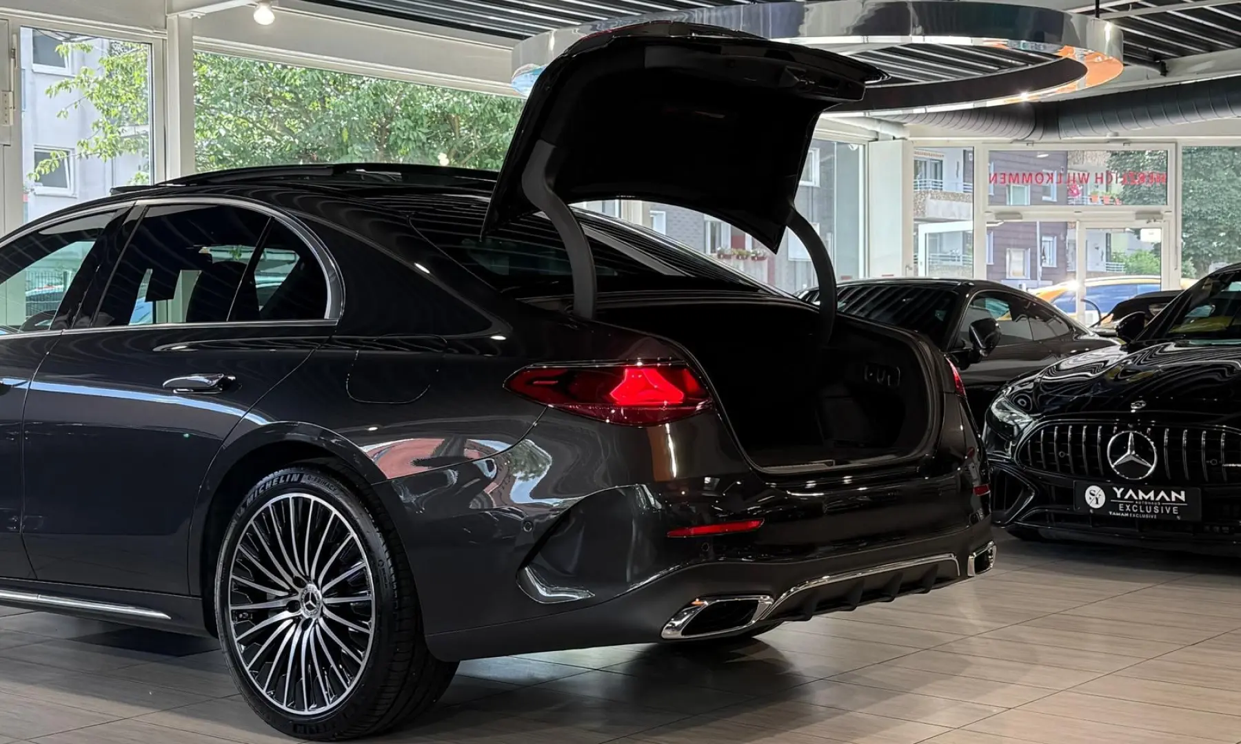 E 300 de 4Matic AMG Line *Pano*HuD*Burmester*20