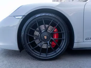 Porsche Carrera 4 GTS Cabrio