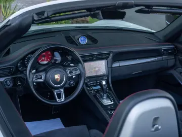 Porsche Carrera 4 GTS Cabrio
