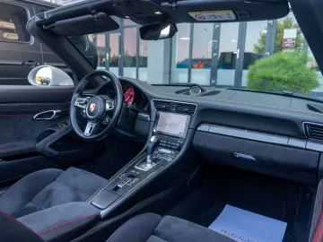 Porsche Carrera 4 GTS Cabrio
