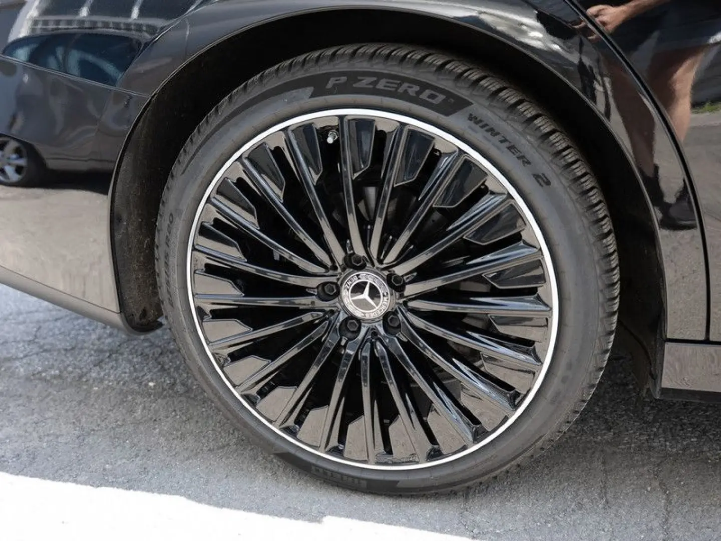 E 200 AMG-Sport/Pano/Burm/Sitzklima/Night/20''