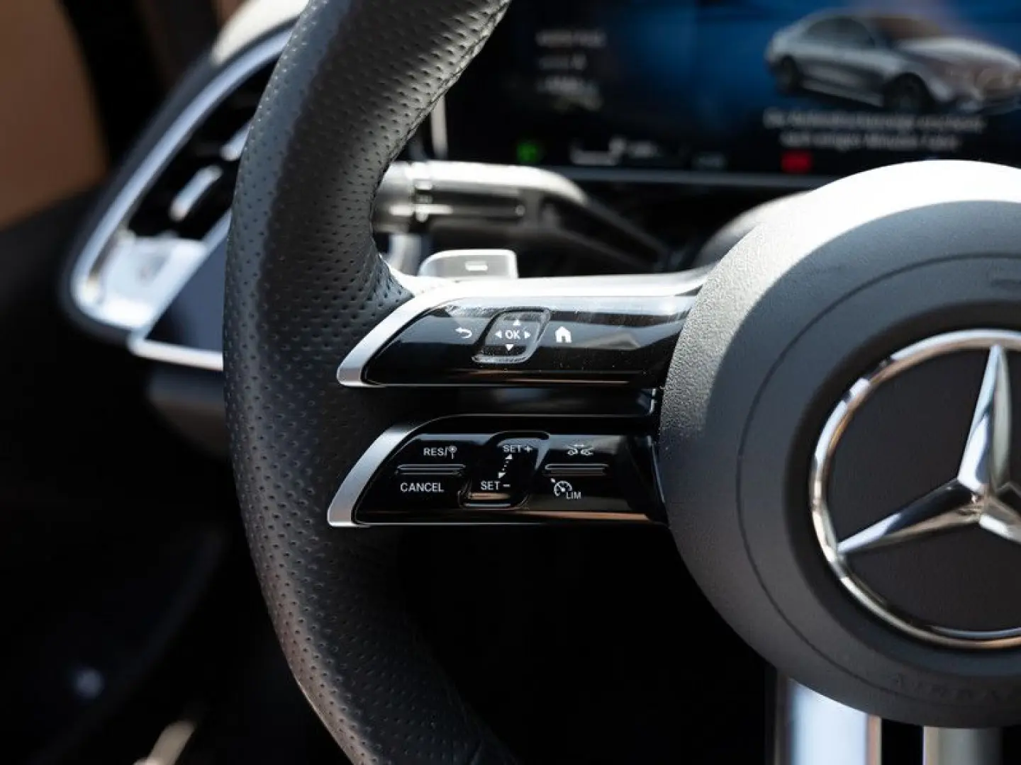 E 200 AMG-Sport/Pano/Burm/Sitzklima/Night/20''