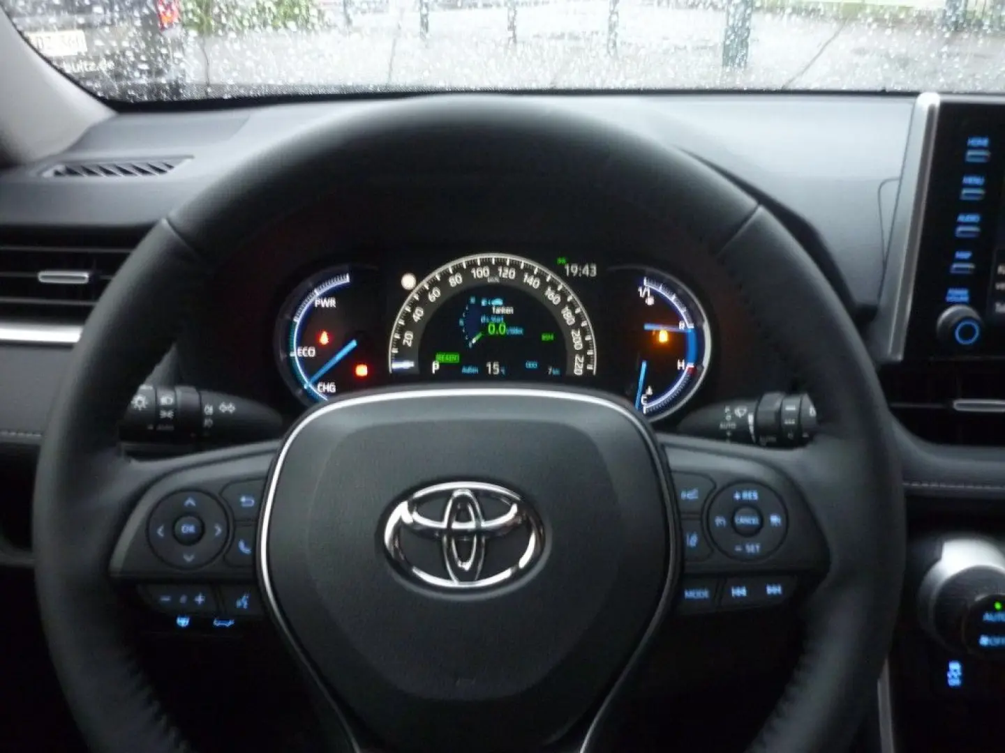 RAV 4 2.5 Hybrid AT 4x2 Team D + Navi - Scheckhe
