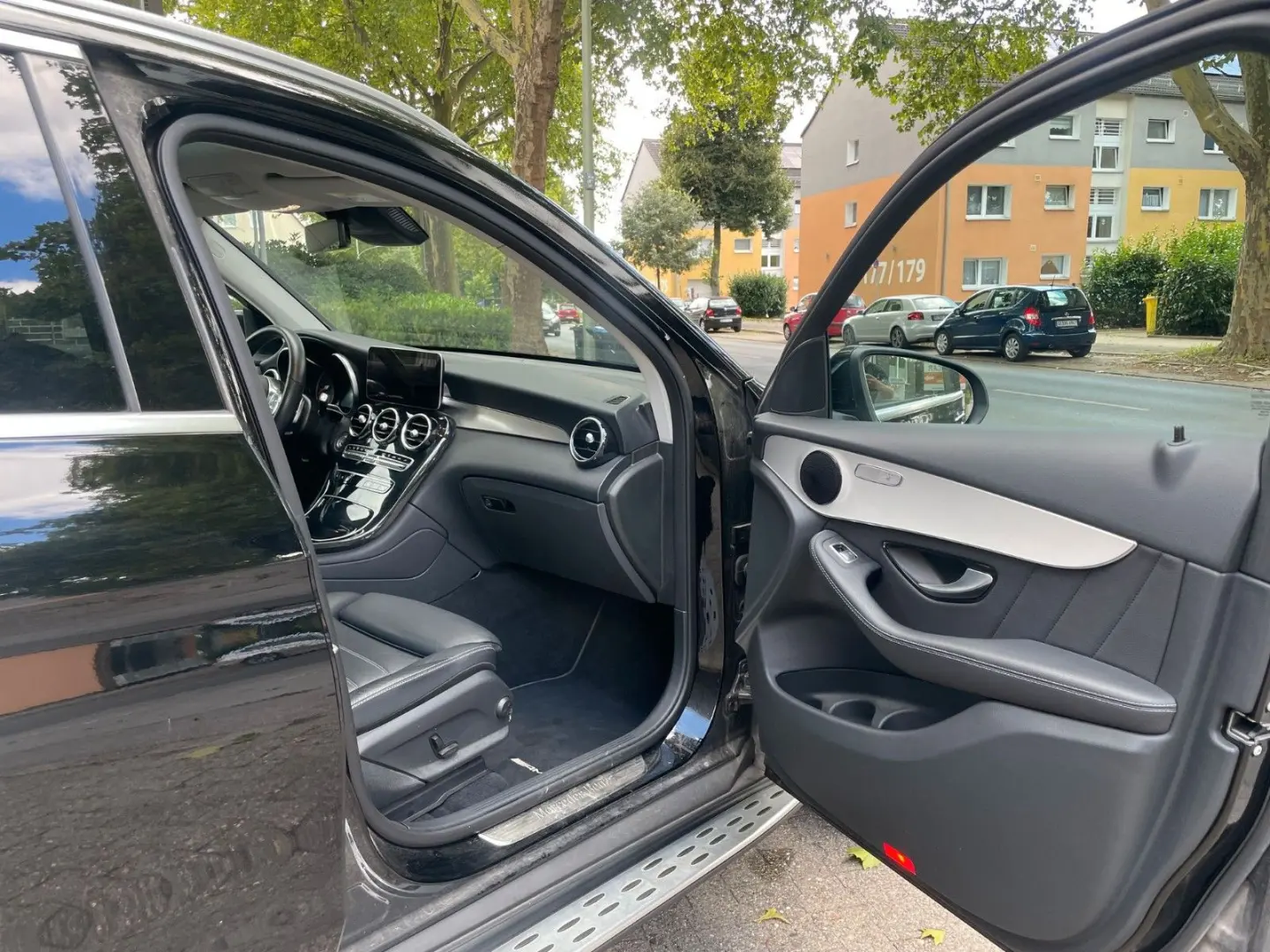 GLC 220 d 4Matic AMG LINE PANO 360°