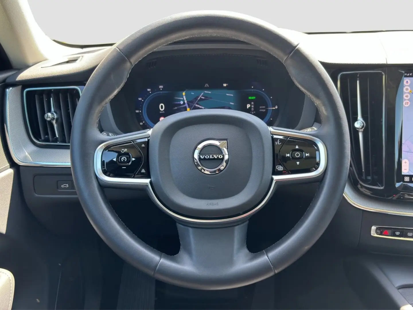 XC60 T8 Plus Dark Plug-In Hyb.AWD/AHK/Pano/21Zo