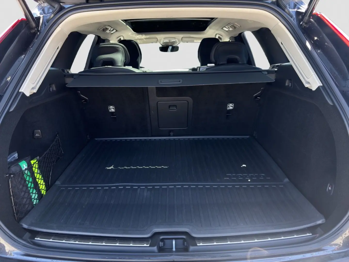 XC60 T8 Plus Dark Plug-In Hyb.AWD/AHK/Pano/21Zo