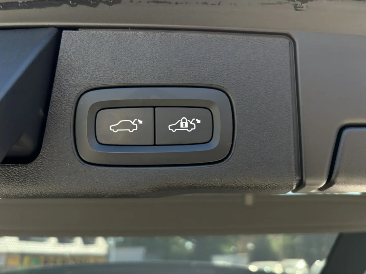 XC60 T8 Plus Dark Plug-In Hyb.AWD/AHK/Pano/21Zo