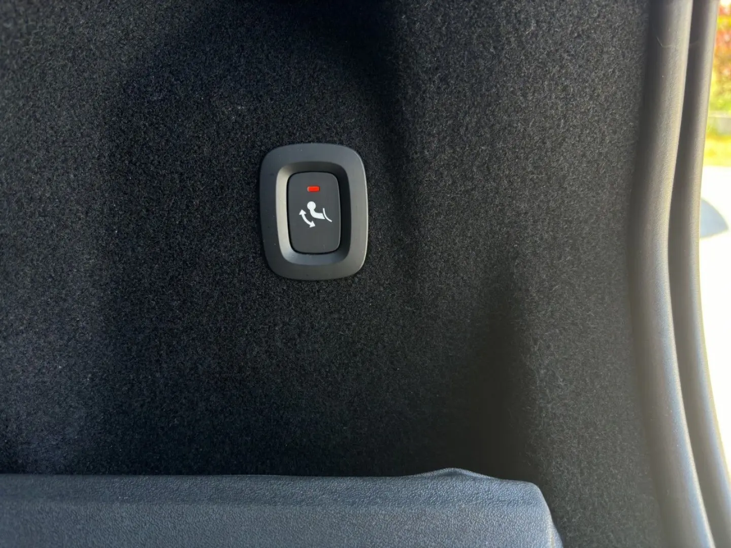 XC60 T8 Plus Dark Plug-In Hyb.AWD/AHK/Pano/21Zo