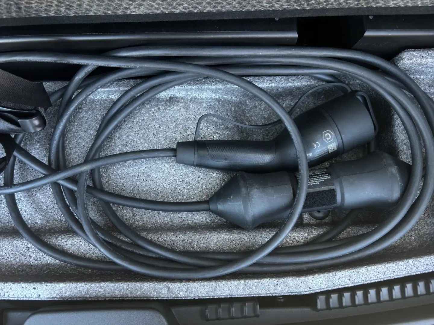 XC60 T8 Plus Dark Plug-In Hyb.AWD/AHK/Pano/21Zo