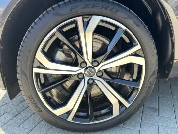 XC60 T8 Plus Dark Plug-In Hyb.AWD/AHK/Pano/21Zo