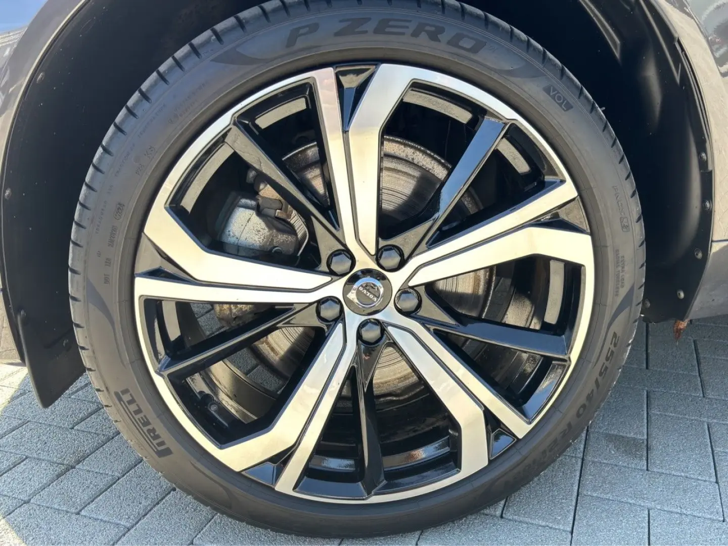 XC60 T8 Plus Dark Plug-In Hyb.AWD/AHK/Pano/21Zo
