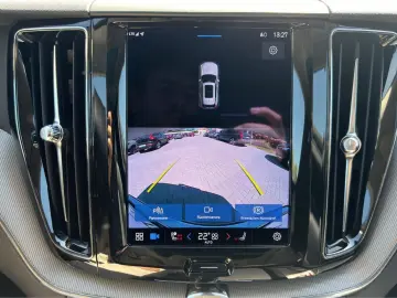 XC60 T8 Plus Dark Plug-In Hyb.AWD/AHK/Pano/21Zo