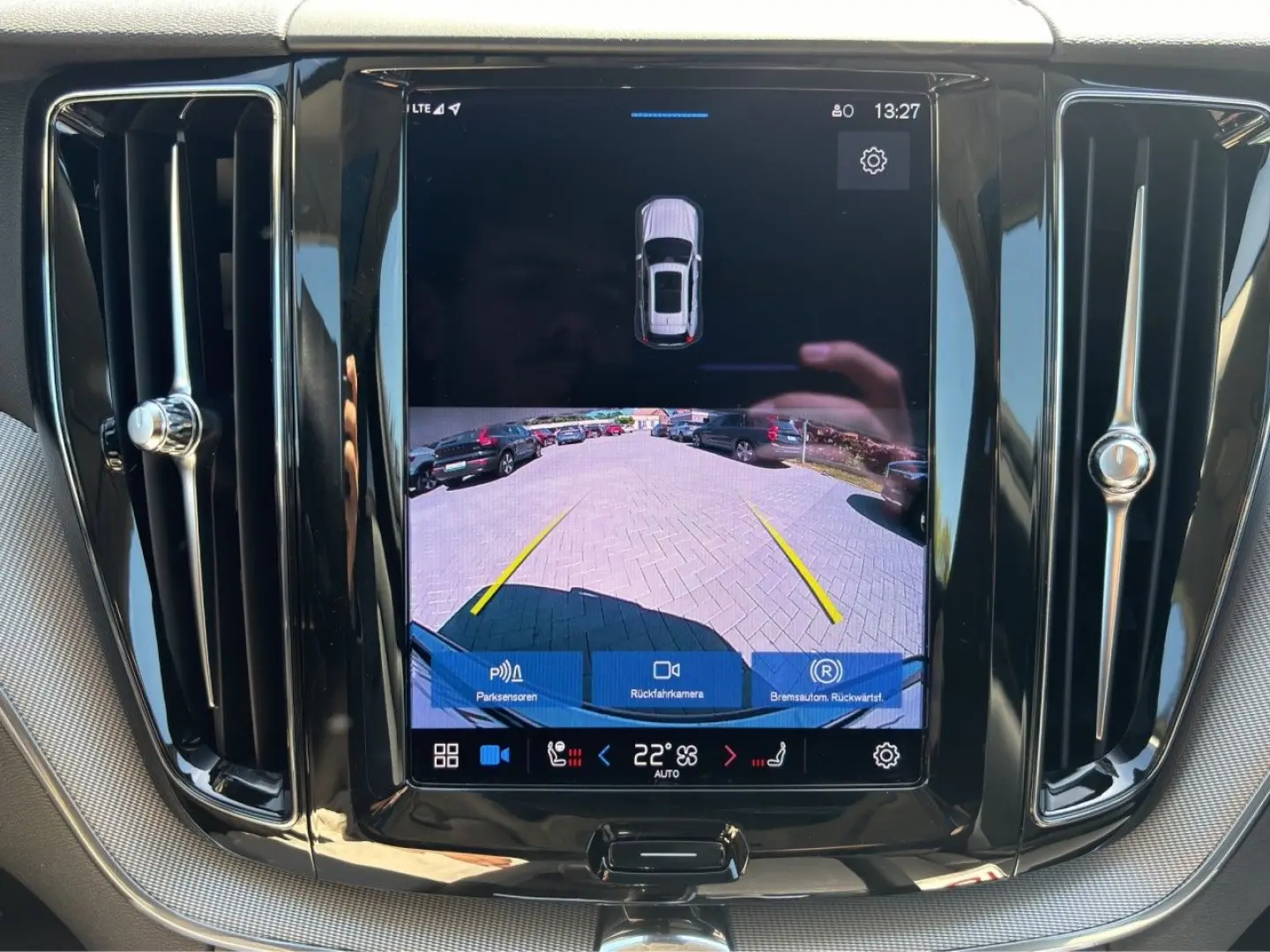 XC60 T8 Plus Dark Plug-In Hyb.AWD/AHK/Pano/21Zo