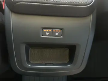 XC60 T8 Plus Dark Plug-In Hyb.AWD/AHK/Pano/21Zo
