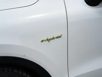 Cayenne E-Hybrid, 1. Hand, MwSt. 22 Techart