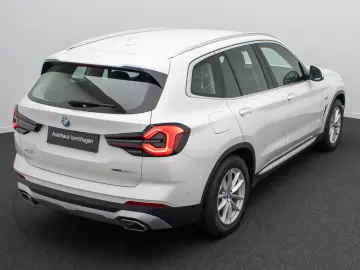 X3 xD30e Kamera HUD DAB Belüftung AHK Leder 18Zl