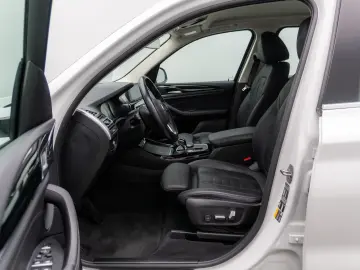 X3 xD30e Kamera HUD DAB Belüftung AHK Leder 18Zl