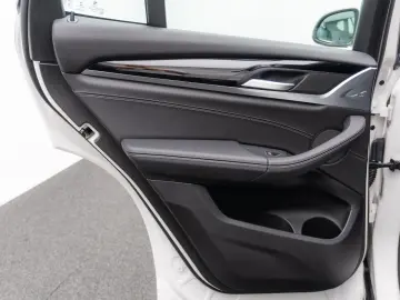 X3 xD30e Kamera HUD DAB Belüftung AHK Leder 18Zl