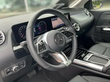 B 220 d Progressive SpurW KAM PDC SpurH LM Navi