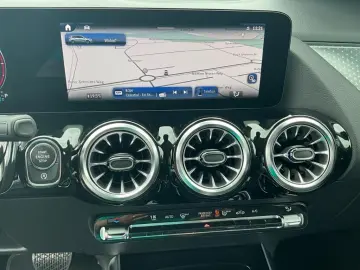 B 220 d Progressive SpurW KAM PDC SpurH LM Navi
