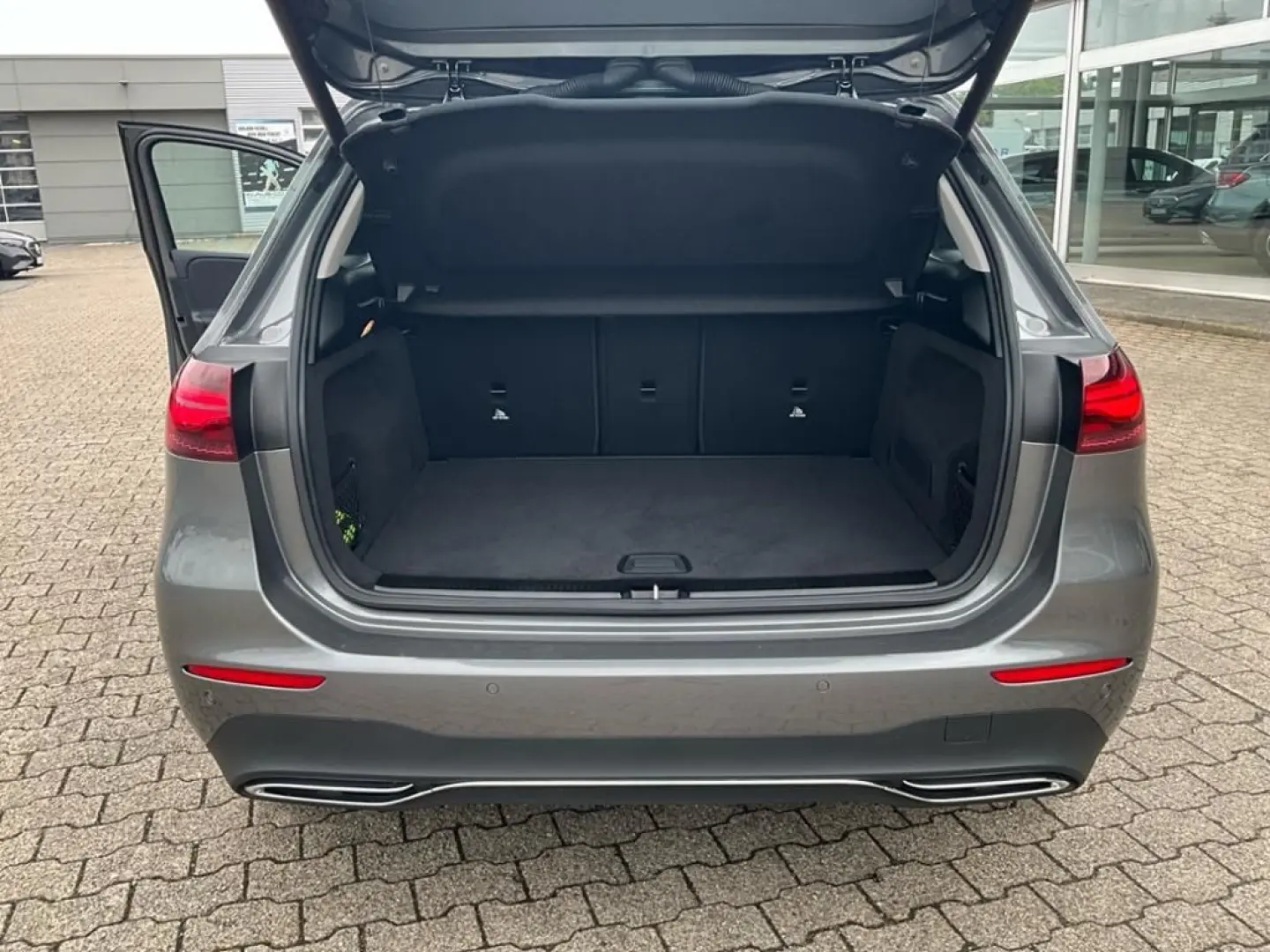 B 220 d Progressive SpurW KAM PDC SpurH LM Navi