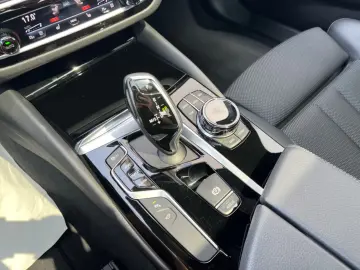 BMW 520 d xDrive Sport Line/LED/AHK