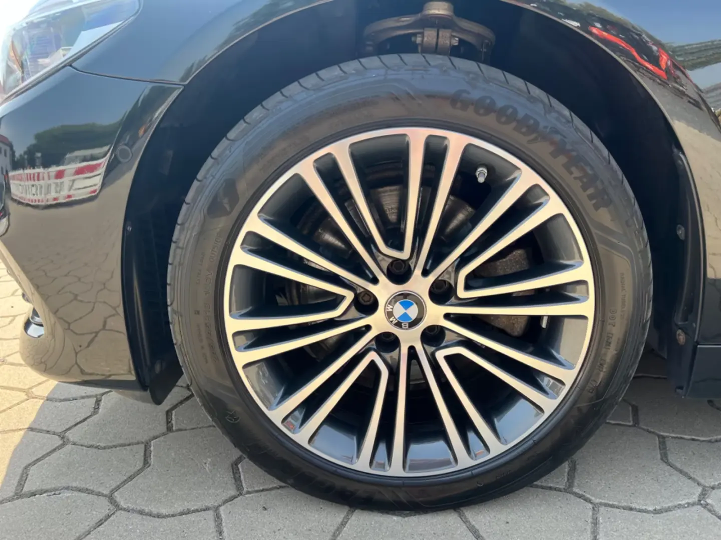 BMW 520 d xDrive Sport Line/LED/AHK