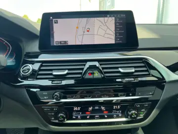 BMW 520 d xDrive Sport Line/LED/AHK