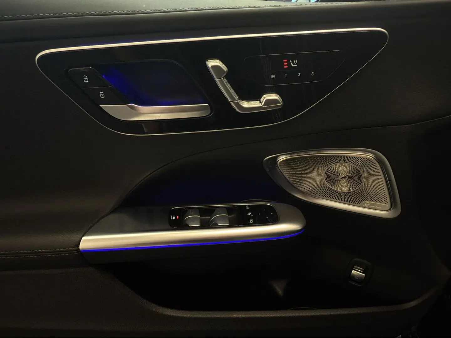 C 300 d AMG Pano*NIGHT*Totwinkel*MEMORY*AHK*360°