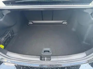 C 200 *AMG*MEMO*AHK*NAVI*SHZ*KAMERA*SPORTAUSP*