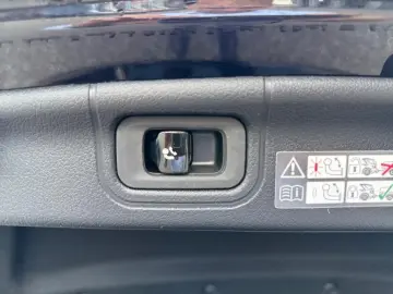 C 200 *AMG*MEMO*AHK*NAVI*SHZ*KAMERA*SPORTAUSP*