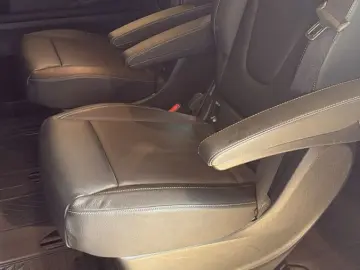 V 250 d AVANTGARDE lang AHK
