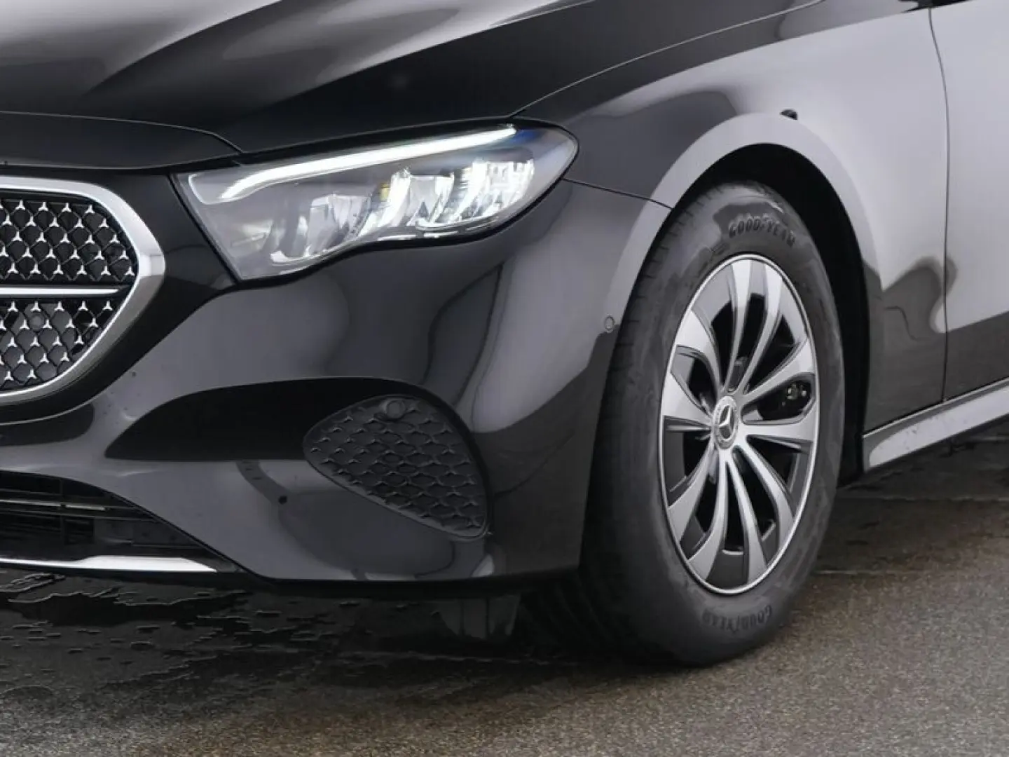 E 220 d T-Modell *LED*AHK*Keyless*Distronic*Navi