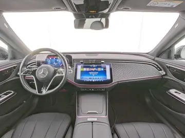 E 220 d T-Modell *LED*AHK*Keyless*Distronic*Navi