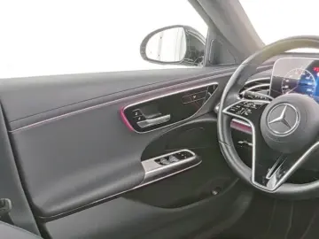 E 220 d T-Modell *LED*AHK*Keyless*Distronic*Navi