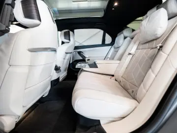 750e xDrive