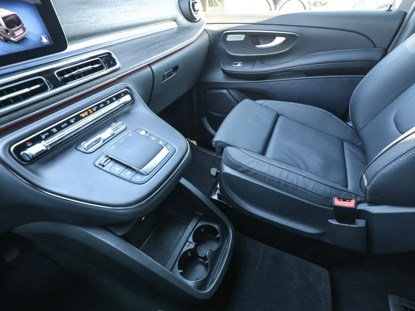 V 300 d AVANTGARDE Extralang Standhz. Distr. Nav