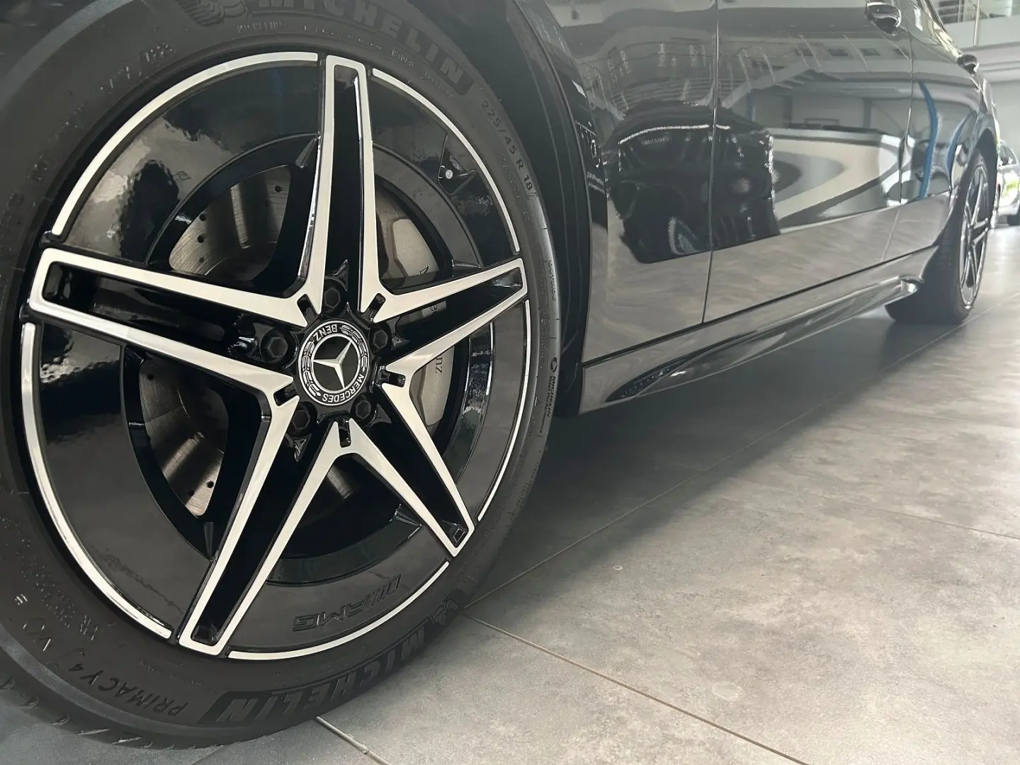 C 300 e EDITION AMG-LINE DISTRONIC-DC LADEN-360°