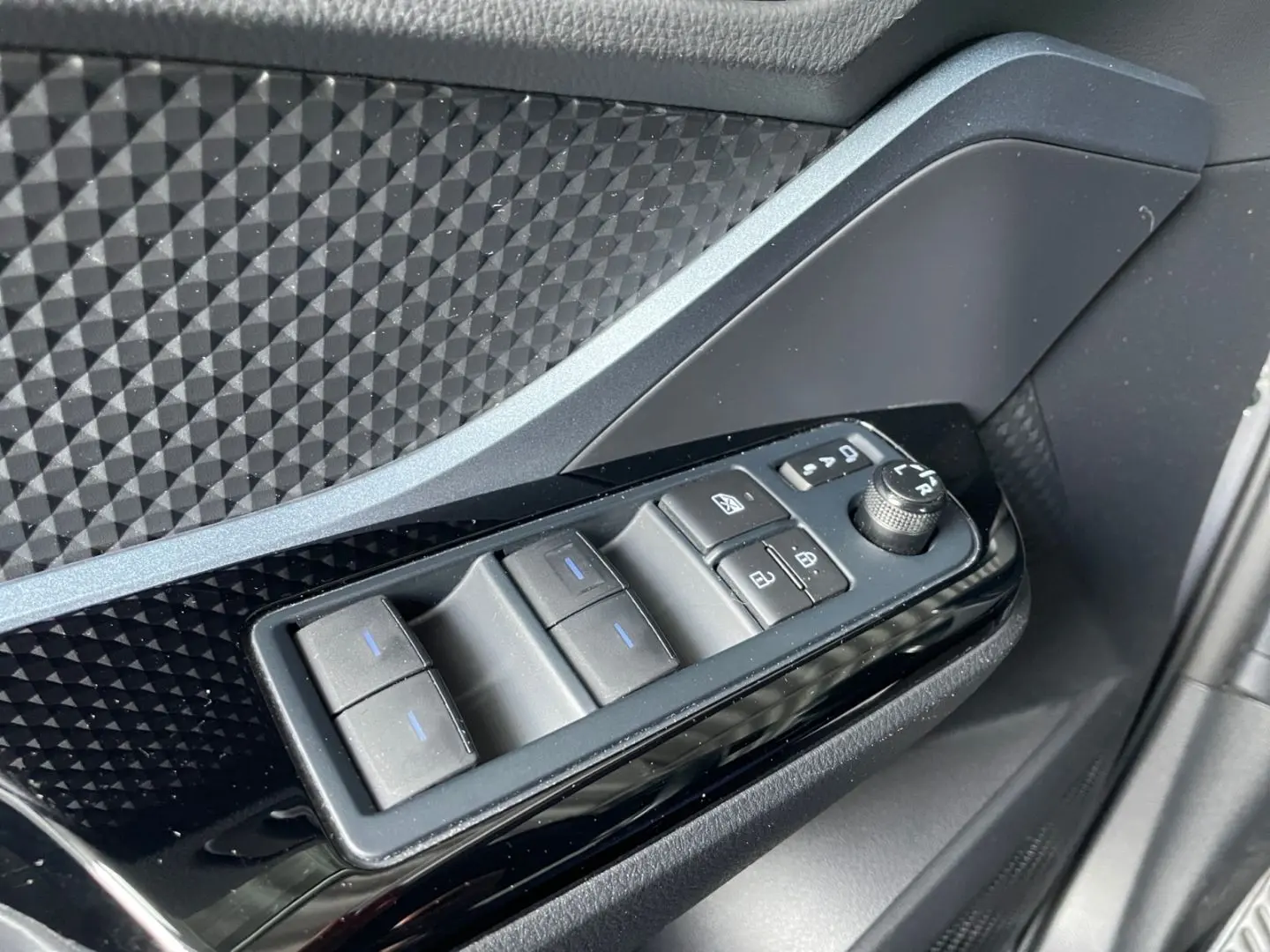 C-HR 2.0 Hybrid Team D *LED*ACC*CarPlay*CAM*SHZ*