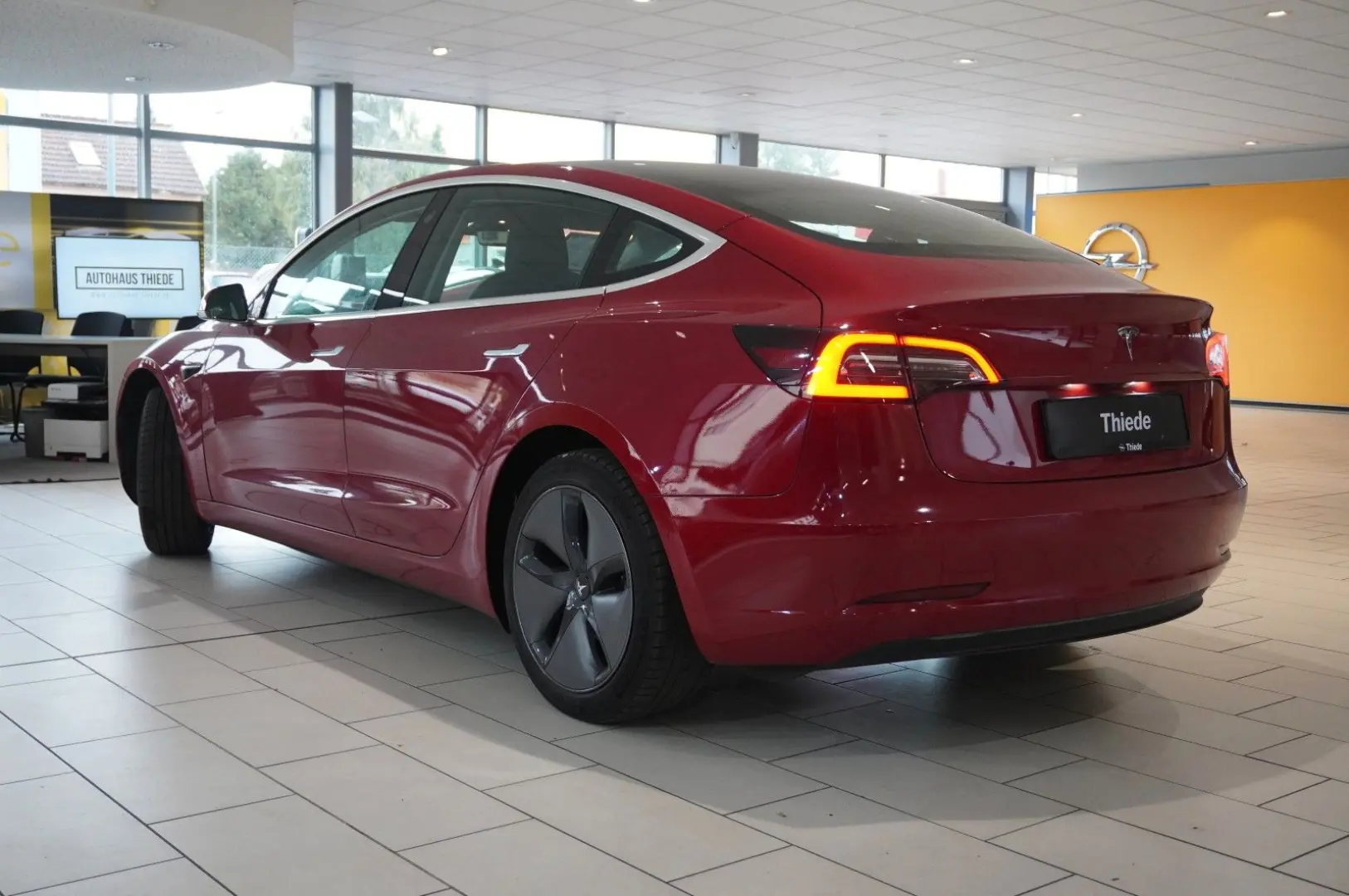Model 3 Standard Range Plus NAVI/KAMERA/SH/PANO
