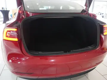 Model 3 Standard Range Plus NAVI/KAMERA/SH/PANO