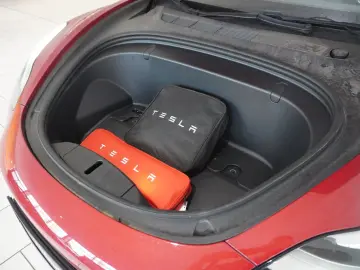 Model 3 Standard Range Plus NAVI/KAMERA/SH/PANO