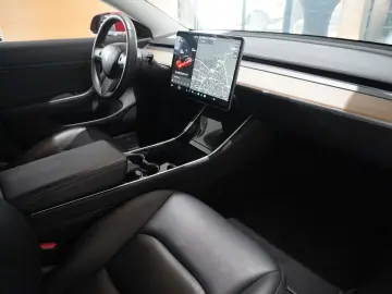 Model 3 Standard Range Plus NAVI/KAMERA/SH/PANO