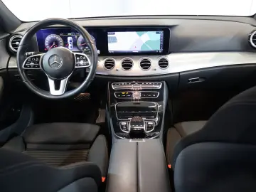 E 200 WIDE+DISTRONIC+360°+LED+AHK+NAVI+17